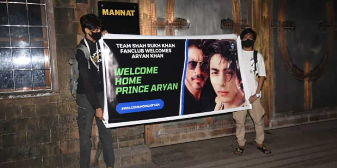 ‘मन्नत’ बाहेर दिवाळी, आर्यनच्या स्वागताचे झळकले बॅनर, तयारी सेलिब्रेशनची