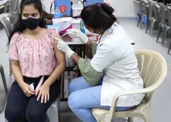 नवी मुंबई महापालिकेकडून पहिल्याच दिवशी १० महाविद्यालयात ४०७ विद्यार्थ्यांचे लसीकरण