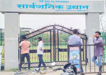 कॉंग्रेसच्या पाठपुराव्यामुळे उद्यानाच्या तुटलेल्या दरवाजाची दुरूस्ती