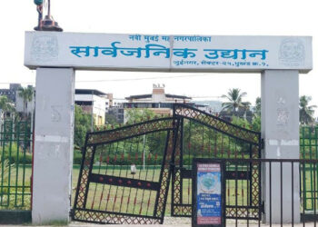 सार्वजनिक उद्यानाचे तुटलेले प्रवेशद्वार तात्काळ दुरूस्त करा : विद्या भांडेकर