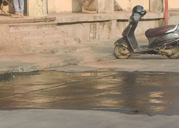 बाजार समितीच्या उदासिनतेमुळे अतिरिक्त भाजी मार्केटला कोंडवाड्याचे स्वरूप