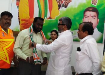 राष्ट्रवादीचे माजी तालुकाध्यक्षांचा कॉग्रेसमध्ये प्रवेश