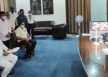 कर्मचाऱ्यांच्या सेवाविषयक समस्या सोडविण्याचे नवी मुंबई इंटकचे पालिका आयुक्तांना साकडे