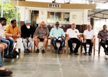 महापालिका मुख्यालयासमोर कचरा टाकण्याचा रहीवाशांचा इशारा