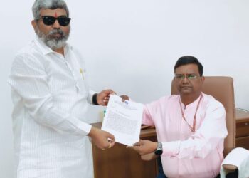  पीएफच्या कामासाठी येणाऱ्या कर्मचाऱ्यांच्या समस्यांचे निवारण न झाल्यास ठिय्या आंदोलन : रविंद्र सावंत