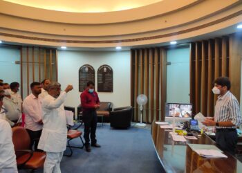 कामगारांच्या समस्यांचे निवारण करणार : इंटकच्या शिष्टमंडळाला आयुक्तांचे आश्वासन