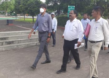 बेलापूर येथील बहुमजली वाहनतळासह वंडर्स पार्कमधील कामाला गती देण्याचे आयुक्तांचे निर्देश