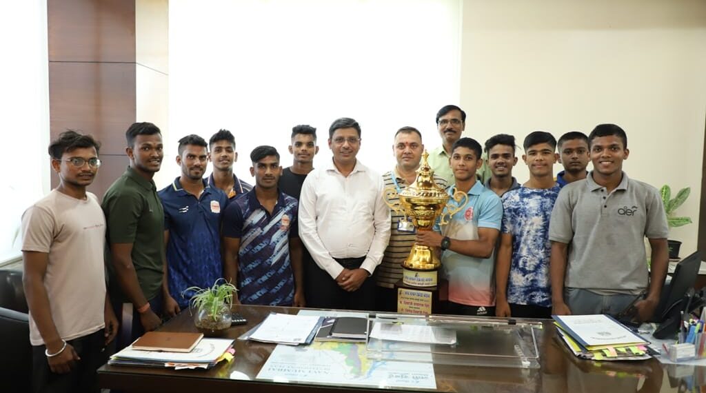 महापालिका क्रीडा प्रशिक्षण केंद्राच्या कबड्डी संघाचे जिल्हास्तरीय यश