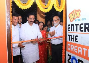 खासदार राजन विचारे यांच्या हस्ते ब्लिक्स रोबोटिक्स क्लासरूमचे उद्घाटन 