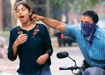 सानपाडामध्ये भरदिवसा महिलेला लुटले