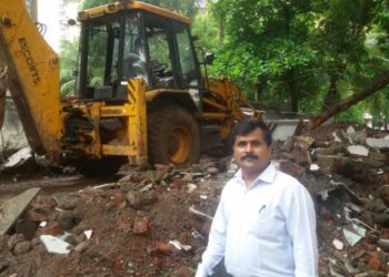 अनधिकृत मार्केट उभारून पालिकेचे लाखो रूपये वाया घालविणाऱ्यांवर कारवाई करा : संदीप खांडगेपाटील