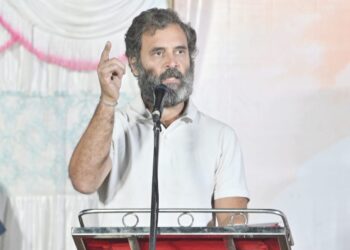 मोदी सरकारच्या काळात पीकविमा कंपन्यांकडून शेतकऱ्यांची लूट : राहुल गांधी