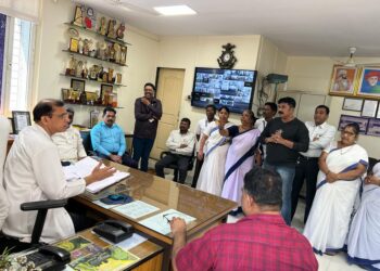 वाशी रुग्णालयातील कर्मचारी समस्या सोडविण्यासाठी इंटकची धडक