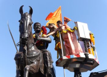 छत्रपती शिवाजी महाराज जयंतीनिमित्त महापालिकेच्या वतीने विनम्र अभिवादन