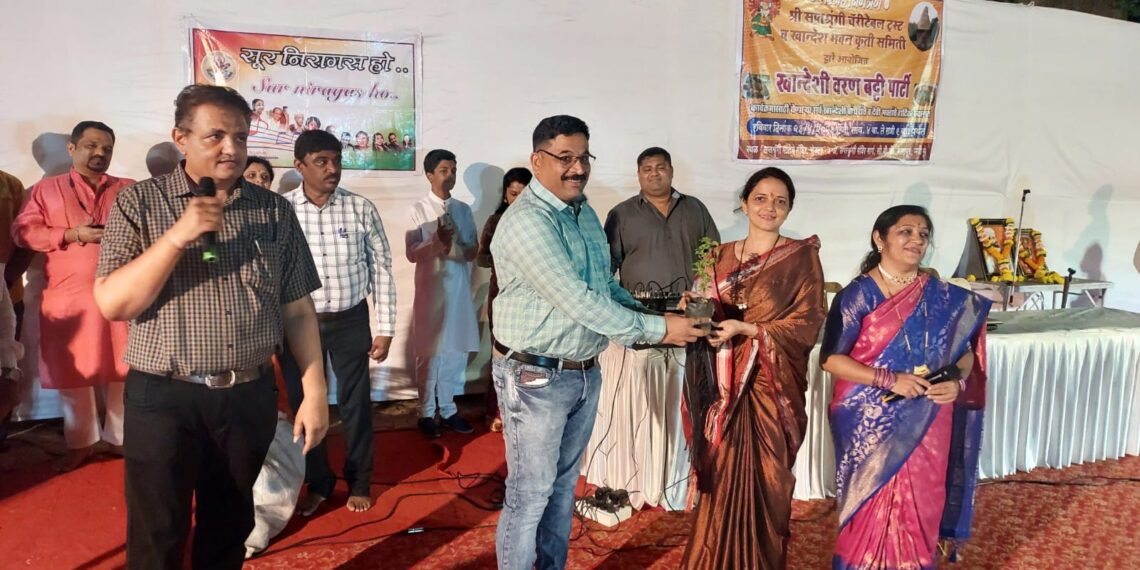 खांदेशवासियांचा  वरण बट्टी  उत्साहात संपन्न