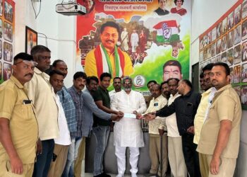 एनएमएमटीच्या अपघातग्रस्त वाहकाला महाराष्ट्र कर्मचारी युनियनची मदत