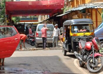 नेरूळ सेक्टर सहा परिसरात विनापरवानगी खोदकाम करणाऱ्या महावितरणच्या ठेकेदारावर पौजदारी गुन्हा दाखल करा : संदीप खांडगेपाटील