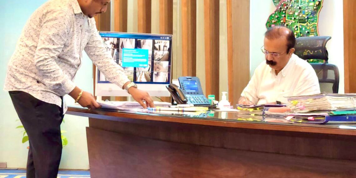 वंडर्स पार्क नूतनीकरण कंत्राटात करोडोंचा भ्रष्टाचार : सविनय म्हात्रेंचा आरोप  