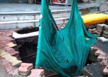 पदपथावरील खड्ड्याची तात्काळ डागडूजी करा : पांडुरंग आमले