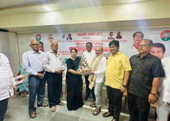 आमदार मंदाताई म्हात्रे यांच्या मार्गदर्शनाखाली नवीन मतदार नोंदणी अभियानाचे आयोजन