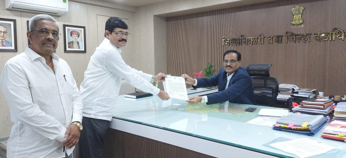 ठाणे लोकसभा मतदारसंघात अडीच लाख ओळख न पटलेल्या  मतदारांची दुबार तपासणी करावी