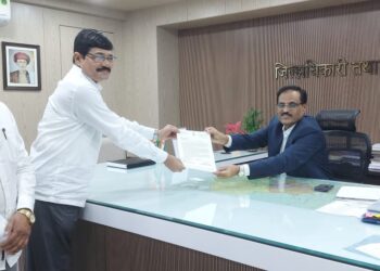 ठाणे लोकसभा मतदारसंघात अडीच लाख ओळख न पटलेल्या  मतदारांची दुबार तपासणी करावी