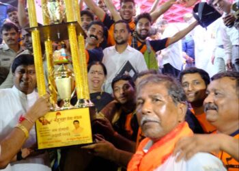 सानपाड्यातील भाजपची मानाची सोन्याची दहीहंडी माझगावच्या ‘संघर्ष’ने फोडली