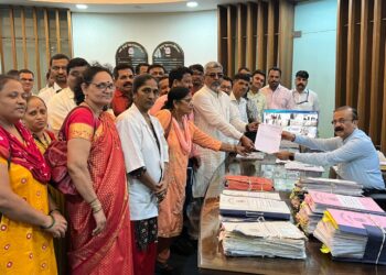 कायम, ठोक, कंत्राटी कर्मचारी अधिकाऱ्यांच्या समस्या सोडवा : रविंद्र सावंत