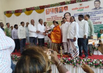 आमदार मंदाताई म्हात्रेंच्या प्रयत्नांमुळे मच्छीमार बांधवांना दिवाळी भेट