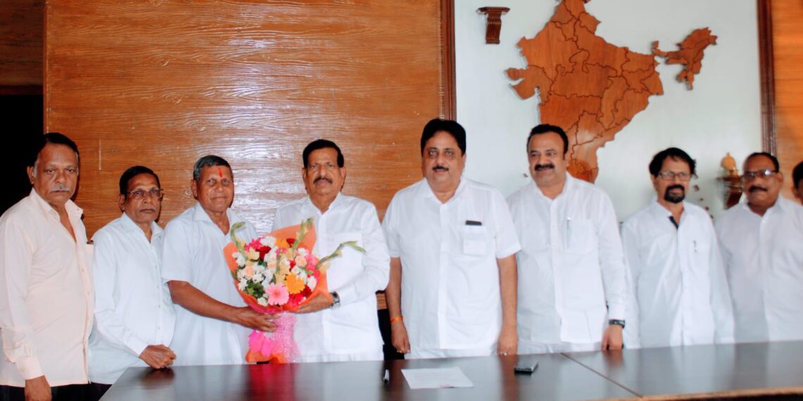 मोफत एनएमएमटी प्रवास सुविधेसाठी ज्येष्ठांनी मानले लोकनेते गणेश नाईक यांचे आभार