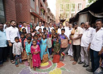 लोकनेते आ. गणेश नाईक यांची आदिवासी बांधवांसोबत दिवाळी उत्साहात