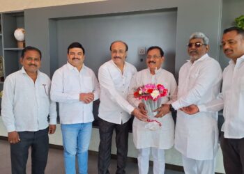 प्रमोद मोरे यांचे कामगार नेते रविंद्र सावंत यांच्याकडून अभिनंदन
