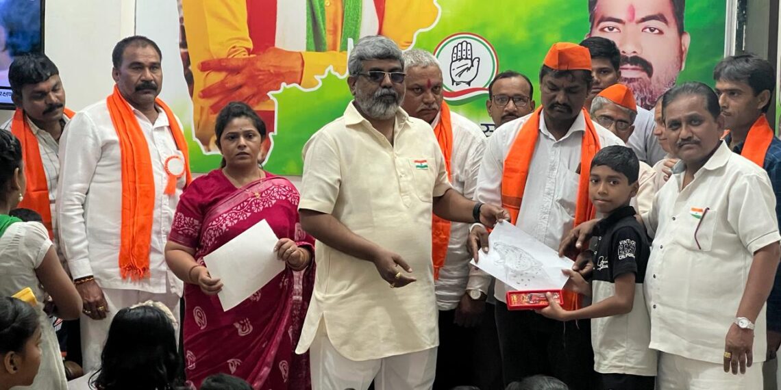 सामाजिक कामांतून कॉंग्रेसचा प्रजासत्ताक दिन साजरा