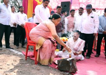 दत्त मंदिराच्या सर्व्हिस रोडचे रखडलेले काम आमदार मंदाताई म्हात्रेंमुळे मार्गी लागणार