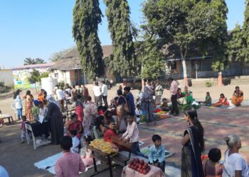 जिल्हा परिषद प्राथमिक शाळा आर्वी मध्ये भरला आमचा. …… आनंदी बाजार