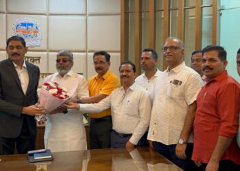 कामगार नेते रविंद्र सावंत यांनी घेतली पालिका आयुक्तांची सदिच्छा भेट