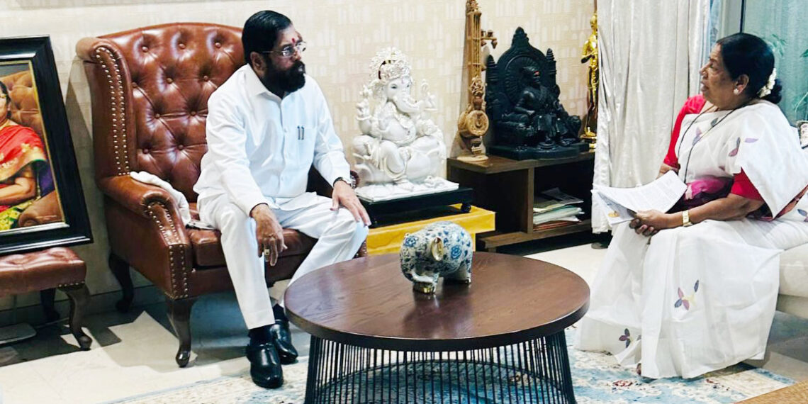 नवी मुंबईतील समस्या निवारणासाठी आमदार मंदाताई म्हात्रे यांचे मुख्यमंत्री एकनाथ शिंदेंना साकडे
