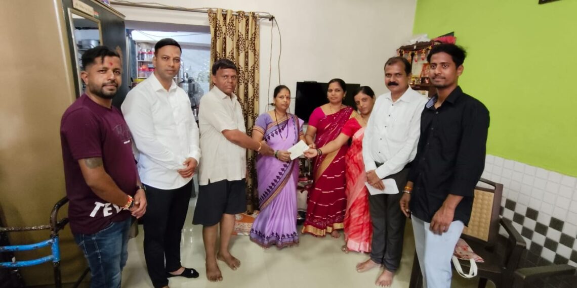 जखमी गोविंदाला भाजपाकडून सव्वा लाखाची मदत