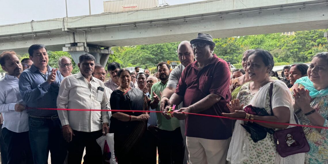 प्रवासी निवारा शेडचे लोकार्पण ज्येष्ठ नागरिकांच्या हस्ते संपन्न