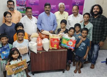 भाजपा जिल्हाध्यक्ष संदीप नाईकांच्या वाढदिवसानिमत्त आश्रमातील मुलांना धान्यवाटप