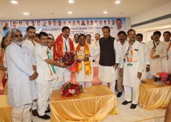 लूट थांबवून जनहितासाठी काम करा, अन्यथा श्रीलंका, बांग्लादेशसारखी स्थिती ओढावेल : नाना पटोले