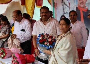 महापालिका शहर अभियंता शिरीष आरदवाड यांच्या हस्ते बहुउद्देशीय इमारतीचे भूमिपूजन