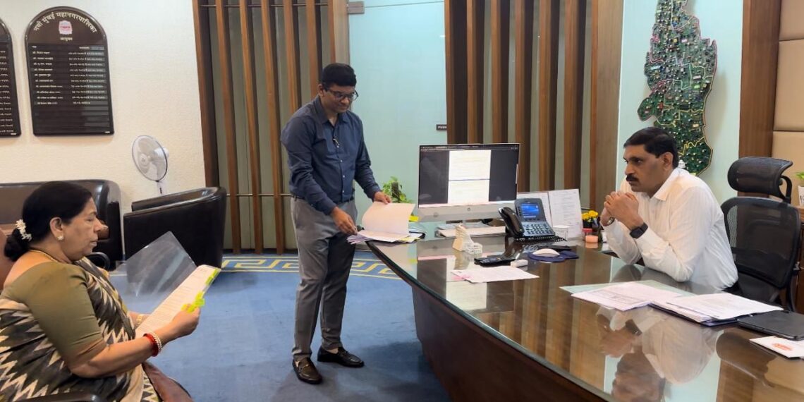 आमदार मंदाताई म्हात्रे यांच्या प्रयत्नांतून उरण फाटा येथील आदिवासी पाड्यातील बांधवांना मिळणार पक्की घरे