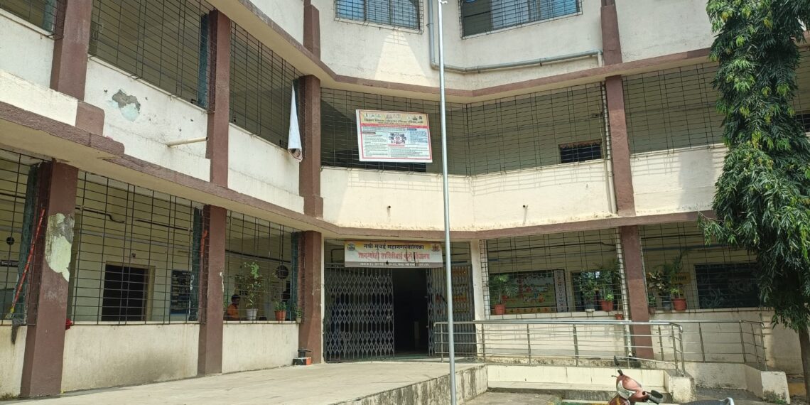 मुलांना ना पुस्तके, ना गणवेश, महापालिकेच्या सारसोळे सीबीएसई शाळेची दुरावस्था