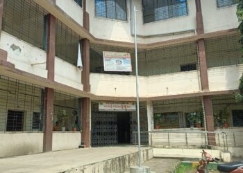 मुलांना ना पुस्तके, ना गणवेश, महापालिकेच्या सारसोळे सीबीएसई शाळेची दुरावस्था