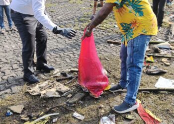 ’स्वच्छता ही सेवा’ मोहीमेत विविध ठिकाणी केली खारफुटी परिसर स्वच्छता