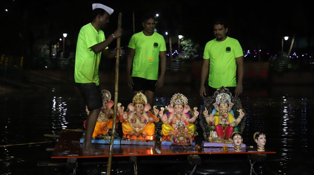 १४०२२ श्रीगणेशमूर्तींसह २५६९ गौरींचे भावपूर्ण विसर्जन