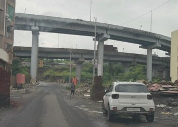 महेंद्र घरत यांच्या पाठपुराव्यामुळे उलवे नोडमधील रस्त्याची दुरुस्ती