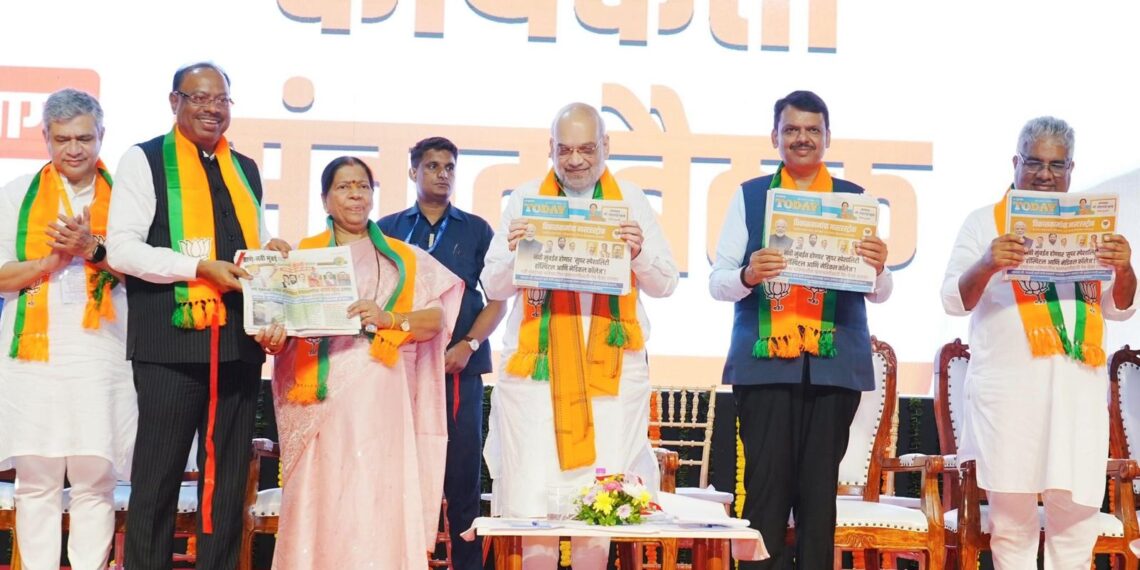 आमदार मंदाताई म्हात्रे यांच्या ‘विकास कामांच्या कार्य अहवालाचे’ लोकार्पण