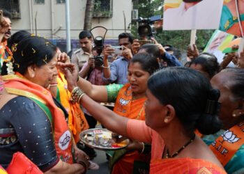 महायुतीच्या आ. मंदाताई म्हात्रे यांचा बेलापूर मंडळातून प्रचाराचा झंजावात